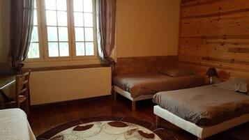 Free WiFi, bed sheets