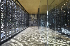 Pintu masuk properti