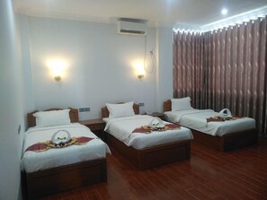 Minibar, desk, soundproofing, free WiFi - Mandalar May One Hotel (Mandalay)
