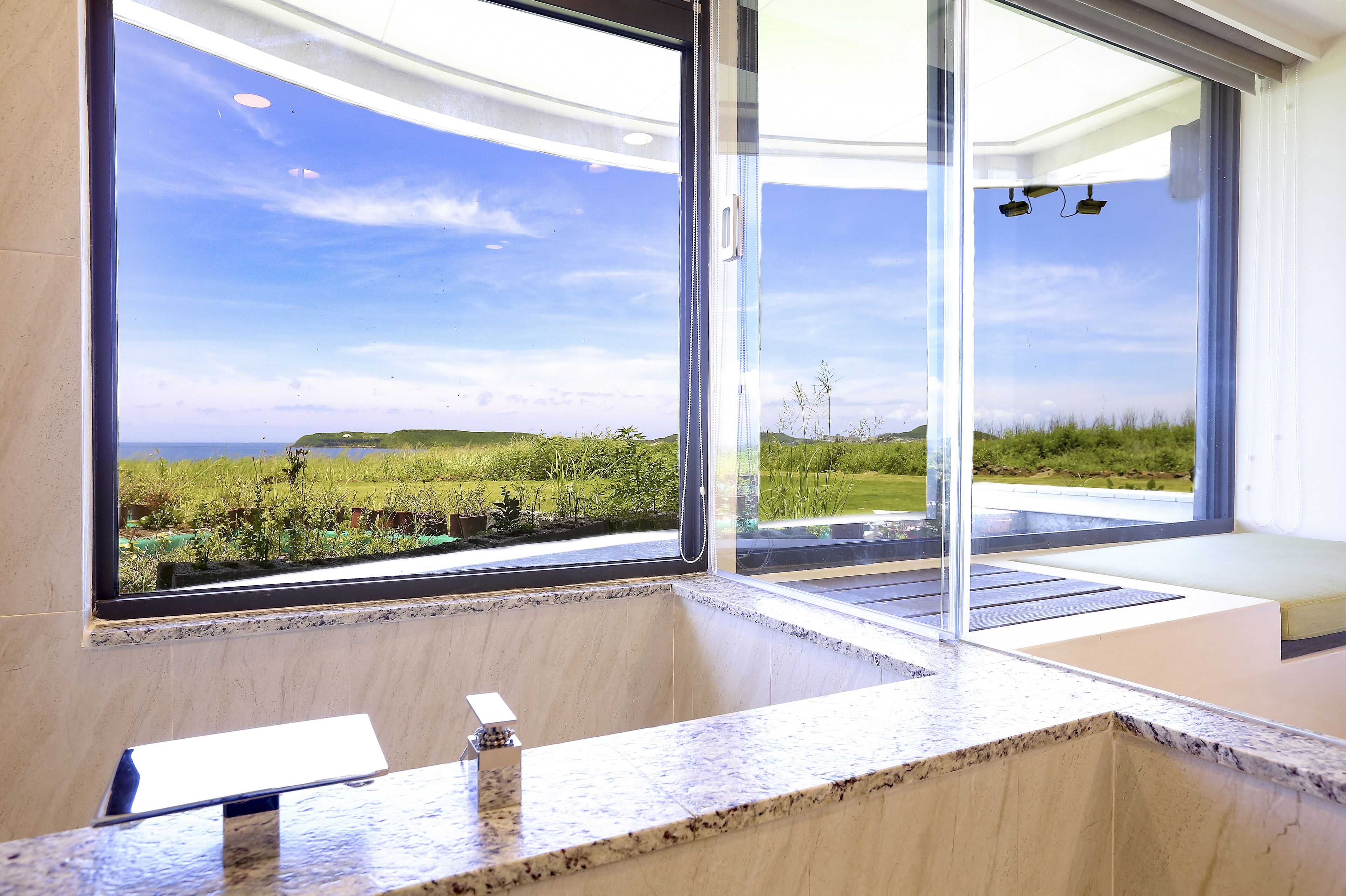 Deluxe Quadruple Room, 1 Bedroom, Bay View, Sea Facing | Bathroom | Separate bathtub and shower, rainfall showerhead, free toiletries