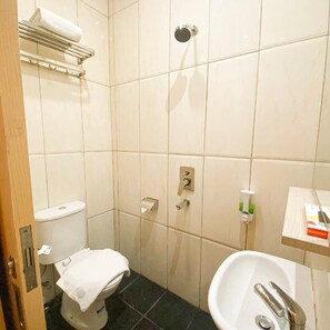 Business Single Room | Bathroom | Shower, towels - Front One Cabin Sunter (Jakarta)