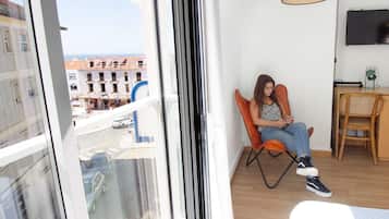 Double or Twin Room, Partial Sea View | Soundproofing, free WiFi, bed sheets
