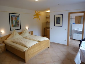 Double Room | In-room safe, blackout drapes, bed sheets - Ferienweingut-Liebfried (Nehren)