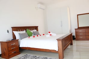 Superior Room, Sea View, Sea Facing | Hypo-allergenic bedding, in-room safe, soundproofing, free WiFi - Amanda Luxury Villa (Mahé Island)