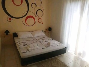 Apartamento, 2 habitaciones, vistas al mar (A1) | 2 dormitorios, tabla de planchar con plancha, wifi gratis y ropa de cama