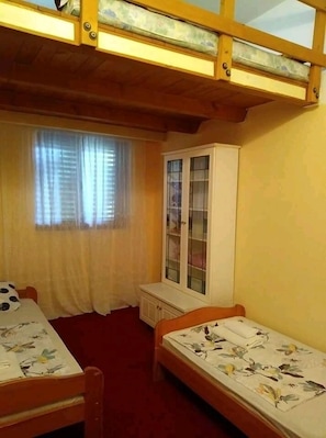 2 bedrooms, iron/ironing board, free WiFi, bed sheets - Apartments Svitlana (Sukosan)
