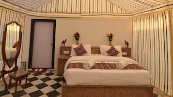Royal Maharaja Suite Tent | Iron/ironing board, bed sheets