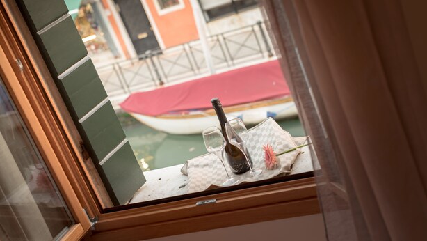 Interior detail - Maria  3536 (Venice)
