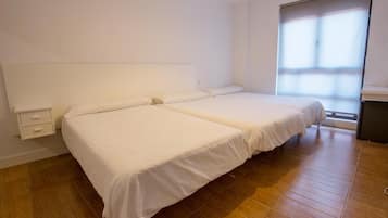 Iron/ironing board, free WiFi, bed sheets