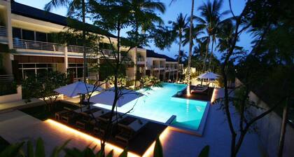 Modern 2BR+3BA Condo Near Beach Pools, Gym & Fast 1Gbps Internet