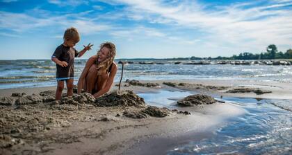 traumHaff® Geschütztes Denkmal Amalienhof, Sauna, offener Kamin,umzäunte Wiese