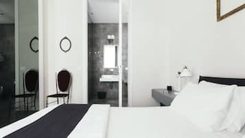 Chambre Double Deluxe | Bureau, lits bébé (en supplément), Wi-Fi gratuit, draps fournis