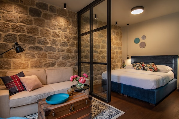 Studio | Living area