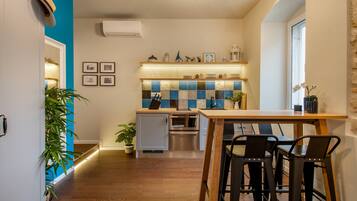 Studio | In-room dining