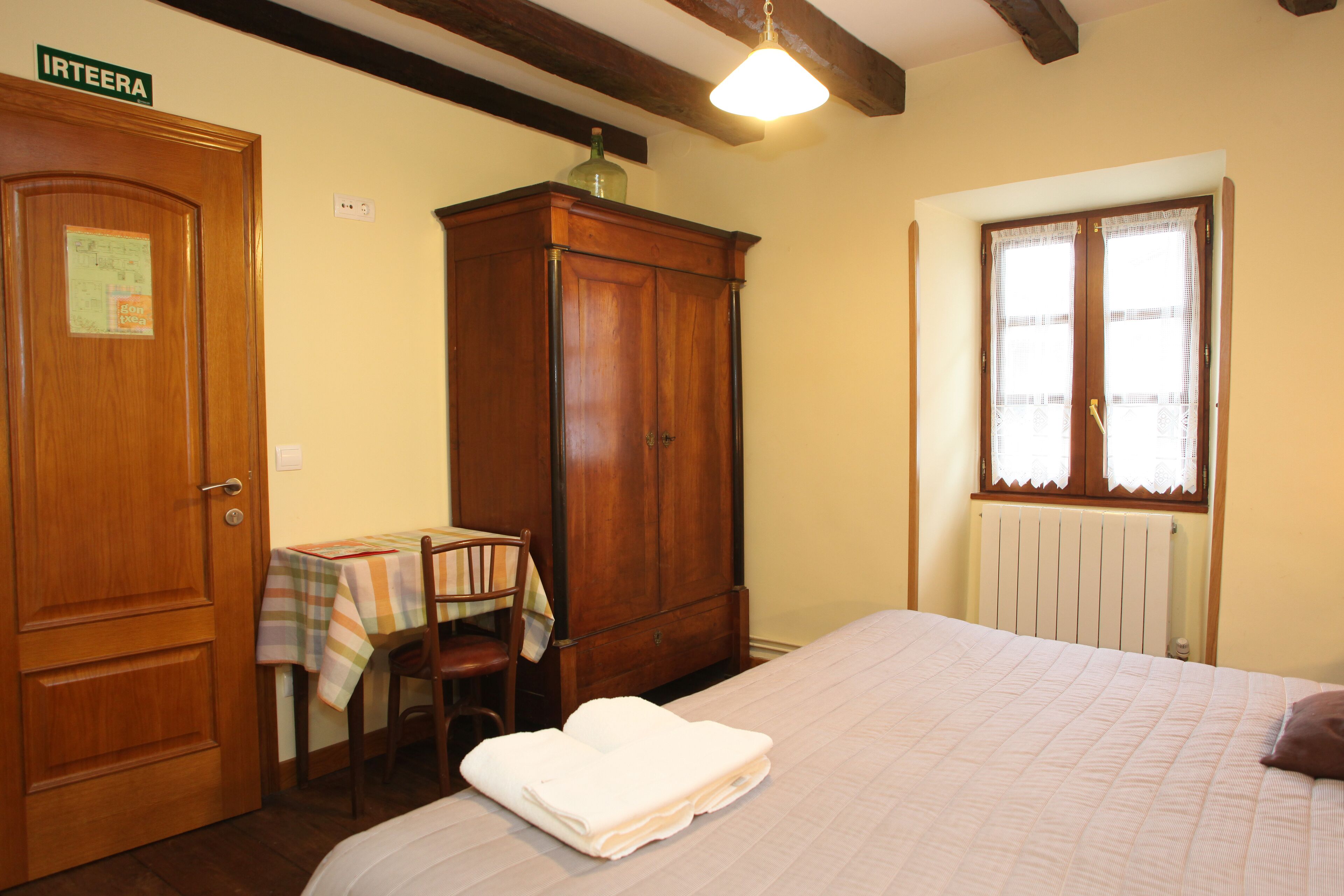 Wi-Fi gratuit, draps fournis