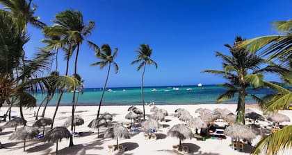 SOL CARIBE SUITES DELUXE Beach Club and Pool