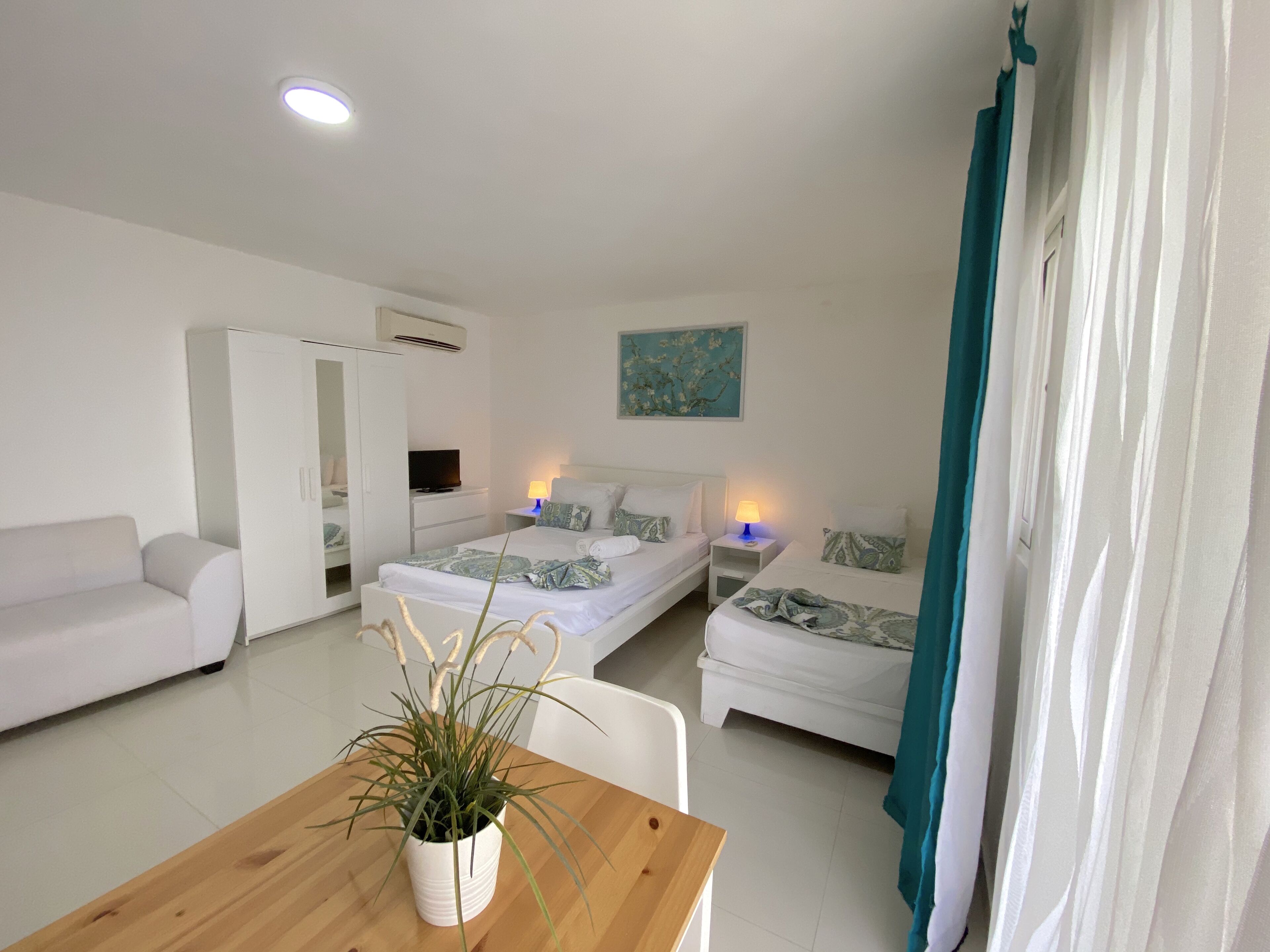 Suite Studio | Literie de qualité supérieure, minibar, coffres-forts dans les chambres