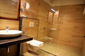 Shower, slippers, towels - Aroma Resort Pushkar (Pushkar)