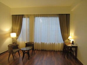 Deluxe Room | Langsir/tirai gelap terus, kalis bunyi, Wi-fi percuma, cadar katil 