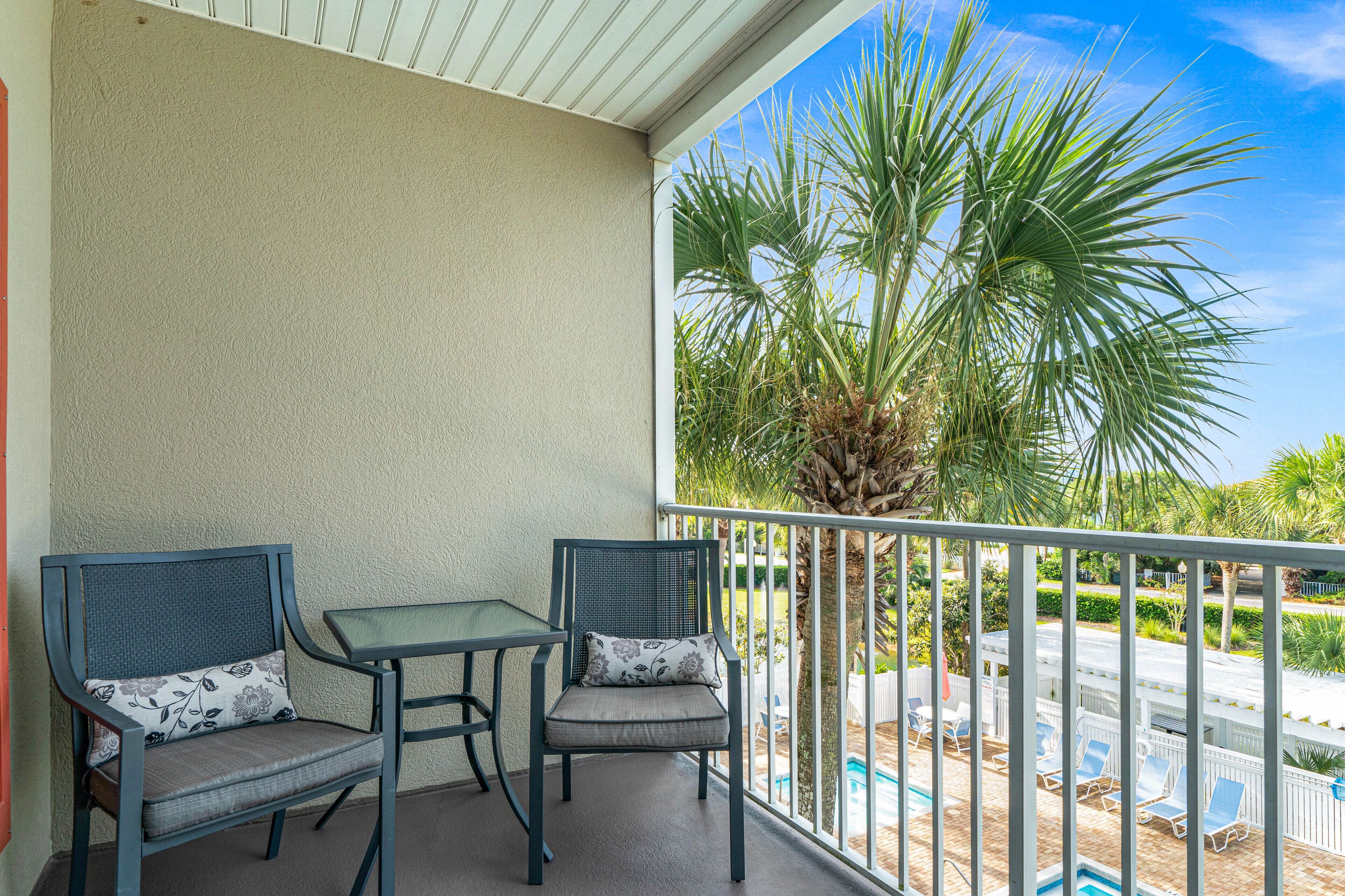 Steps to deeded beach and pools-shopping/dining just steps from condo-beach gear