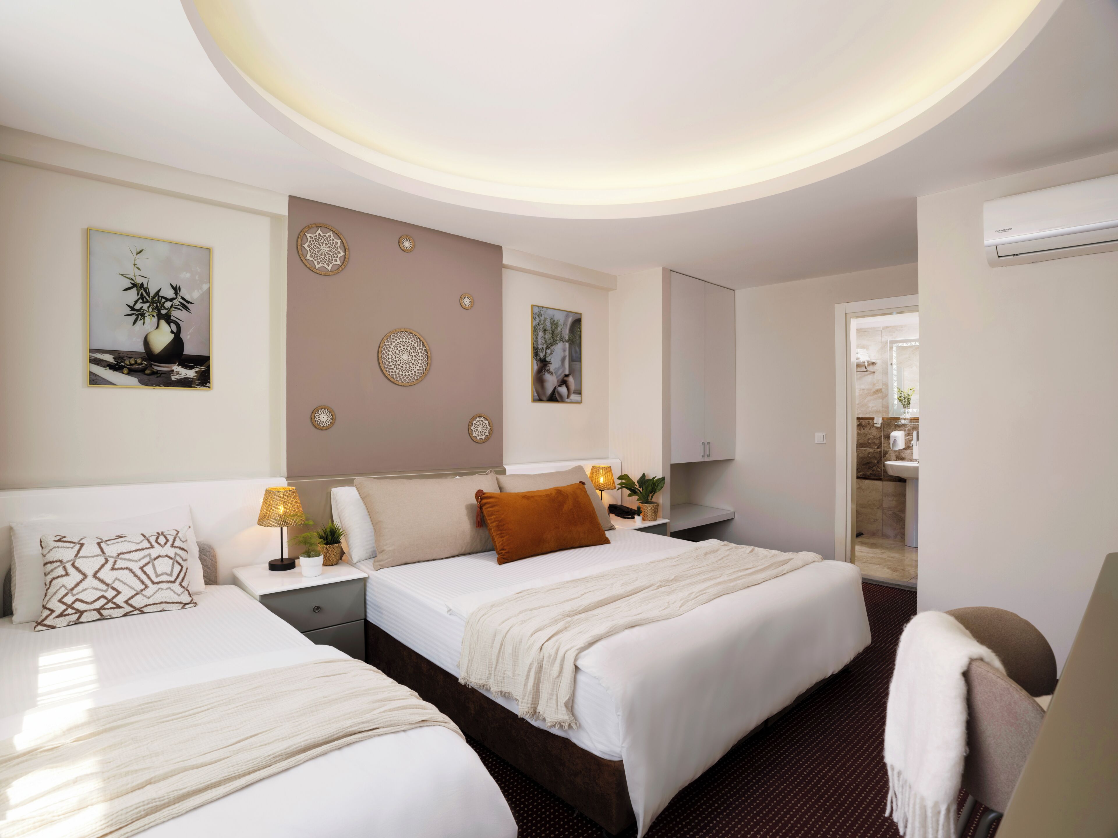 Photo - IS Hotel