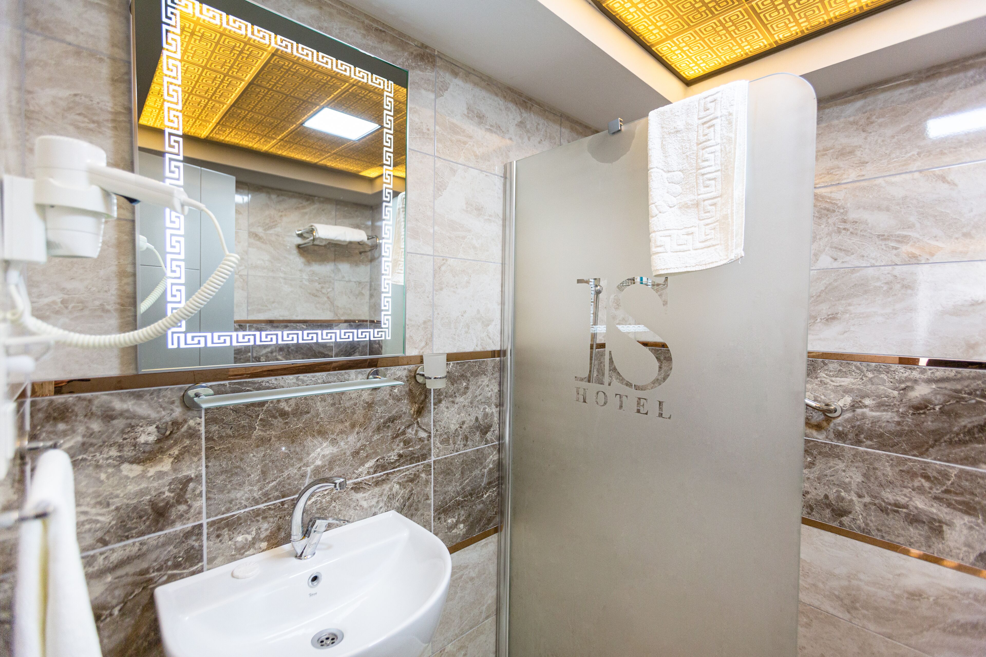 uc kisilik oda | premium bedding, minibar, soundproofing, free wifi