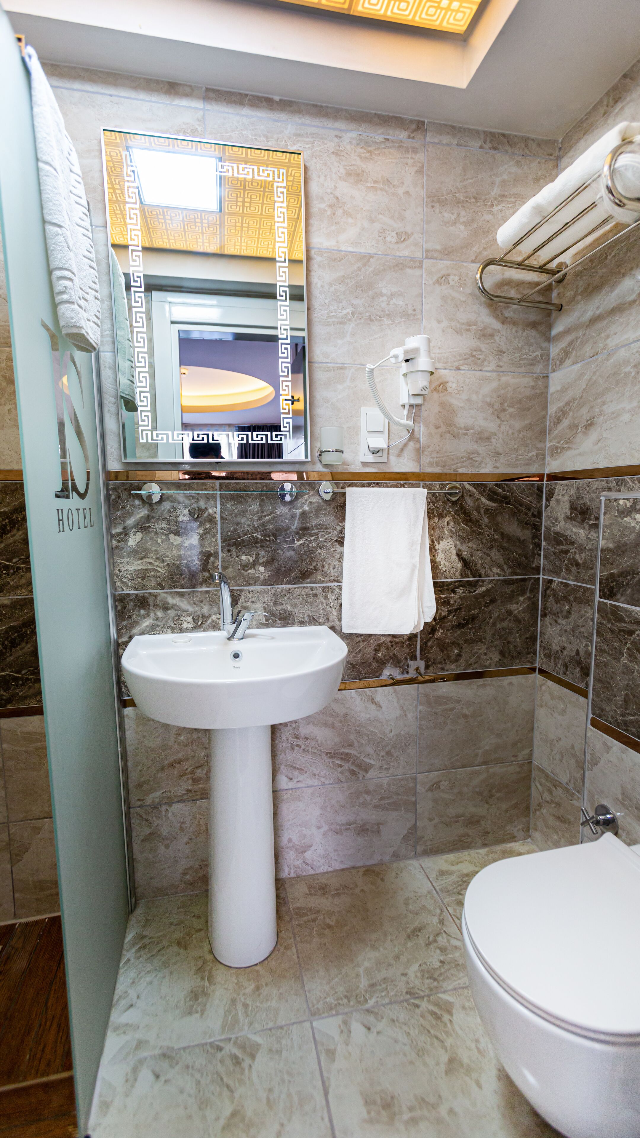 iki kisilik oda | bathroom sink