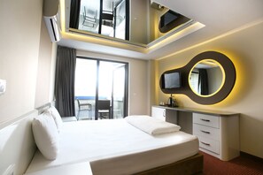 SUIT 4 KISILIK ODA | Premium bedding, minibar, soundproofing, free WiFi - IS Hotel (Antalya)