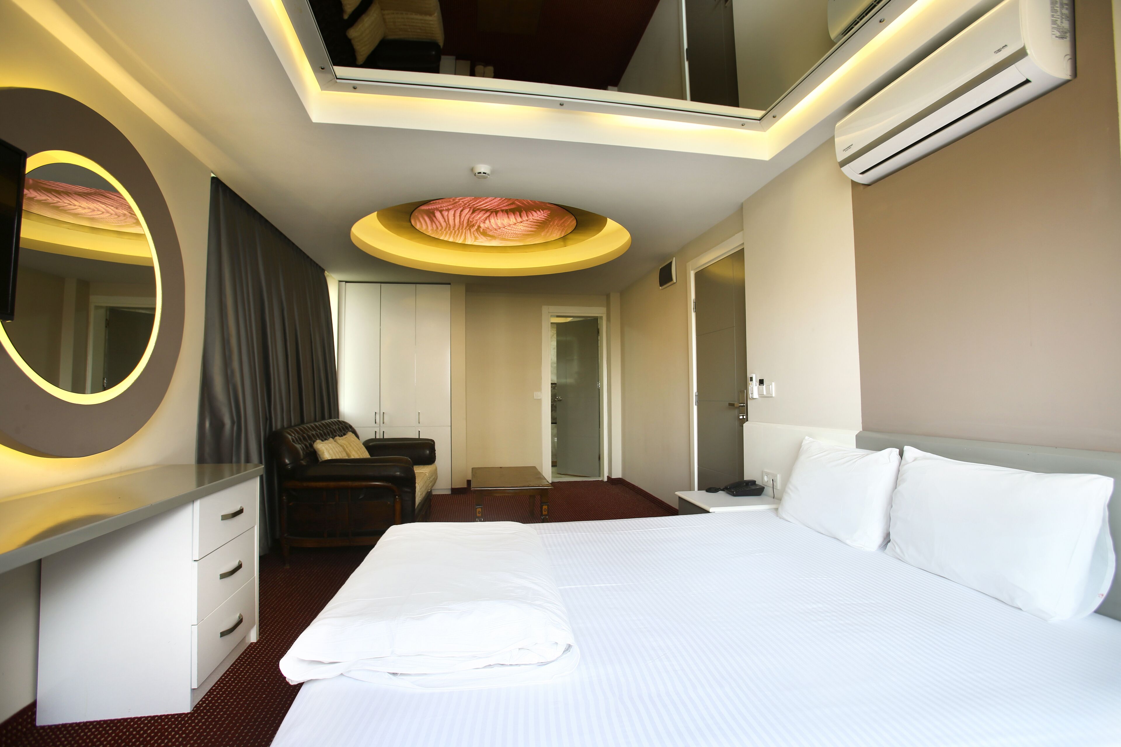 suit 4 kisilik oda | premium bedding, minibar, soundproofing, free wifi
