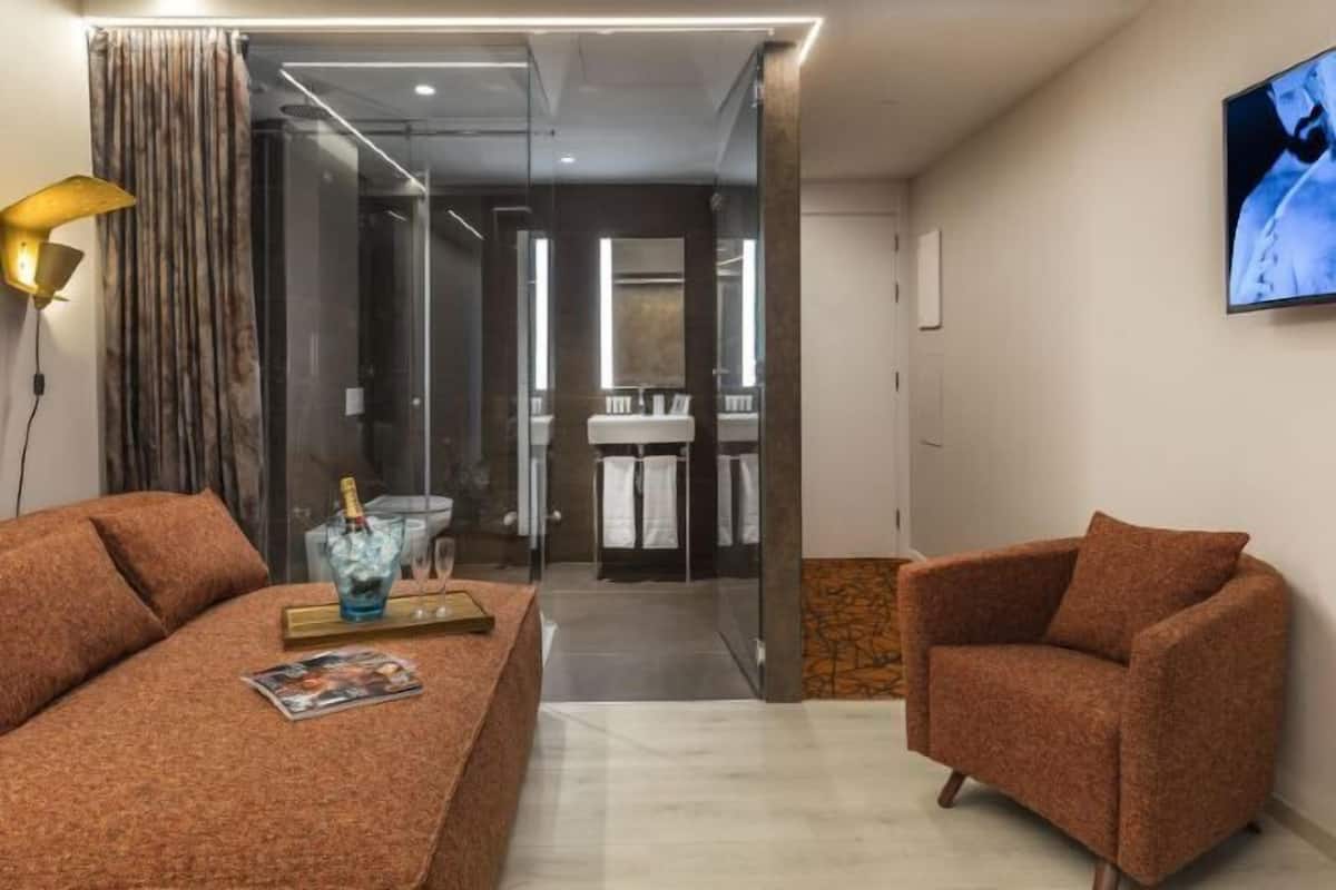 Minibar, in-room safe, desk, blackout drapes