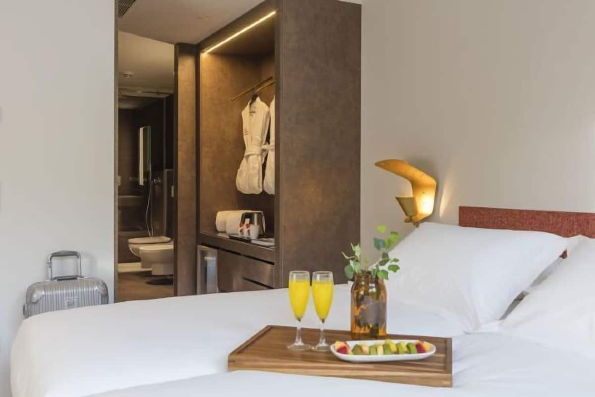 Minibar, in-room safe, desk, blackout drapes