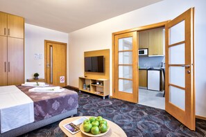 Appartement | 1 chambre, décoration personnalisée, ameublement personnalisé, bureau