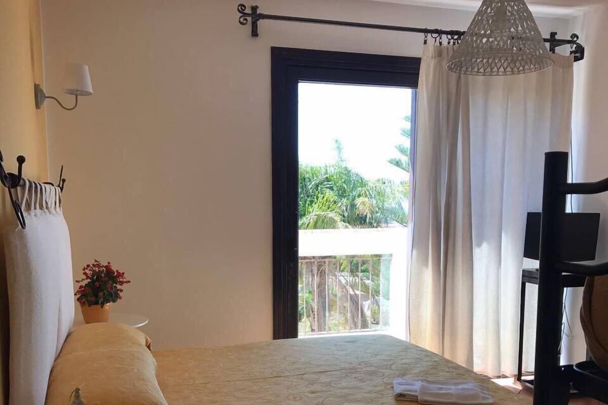 Quadruple Room, Ensuite | Desk