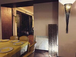 Free daily buffet breakfast - Villa Elaia (Messina)