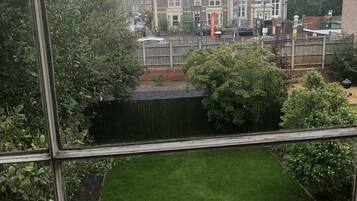 House, 6 Bedrooms | Property grounds