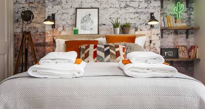 Higgihaus at Hampton Whole House 6 Bed