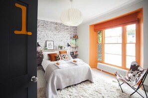 Maison, 6 chambres | 6 chambres, lit avec matelas en mousse à mémoire, coffre-fort