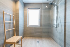 Superior Apartment (B4) | Bathroom shower - Syntagma Luxury Living One LL1Apartments (Athens)