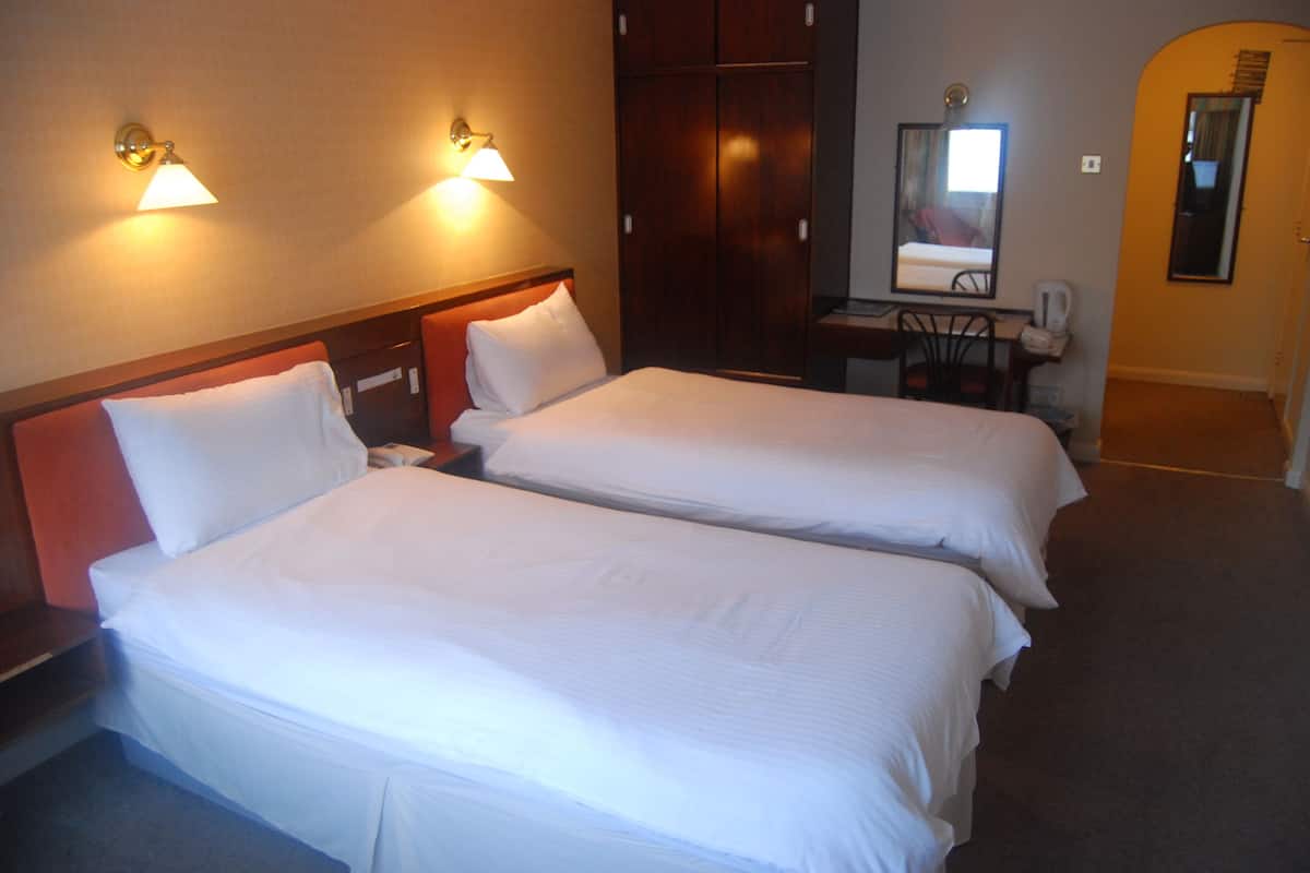 Twin Room | Free WiFi, bed sheets