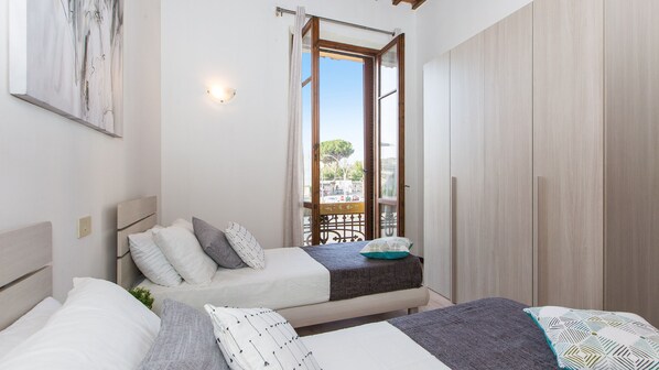 Appartamento, 3 camere da letto | 3 camere, ferro/asse da stiro, culle/letti per bambini (gratuiti)