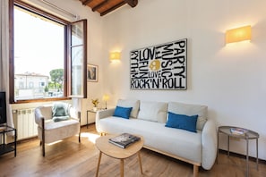 Apartment, 3 Bedrooms | Living area