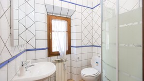 Rosselli Palace Deluxe 4 Apartment | Bathroom