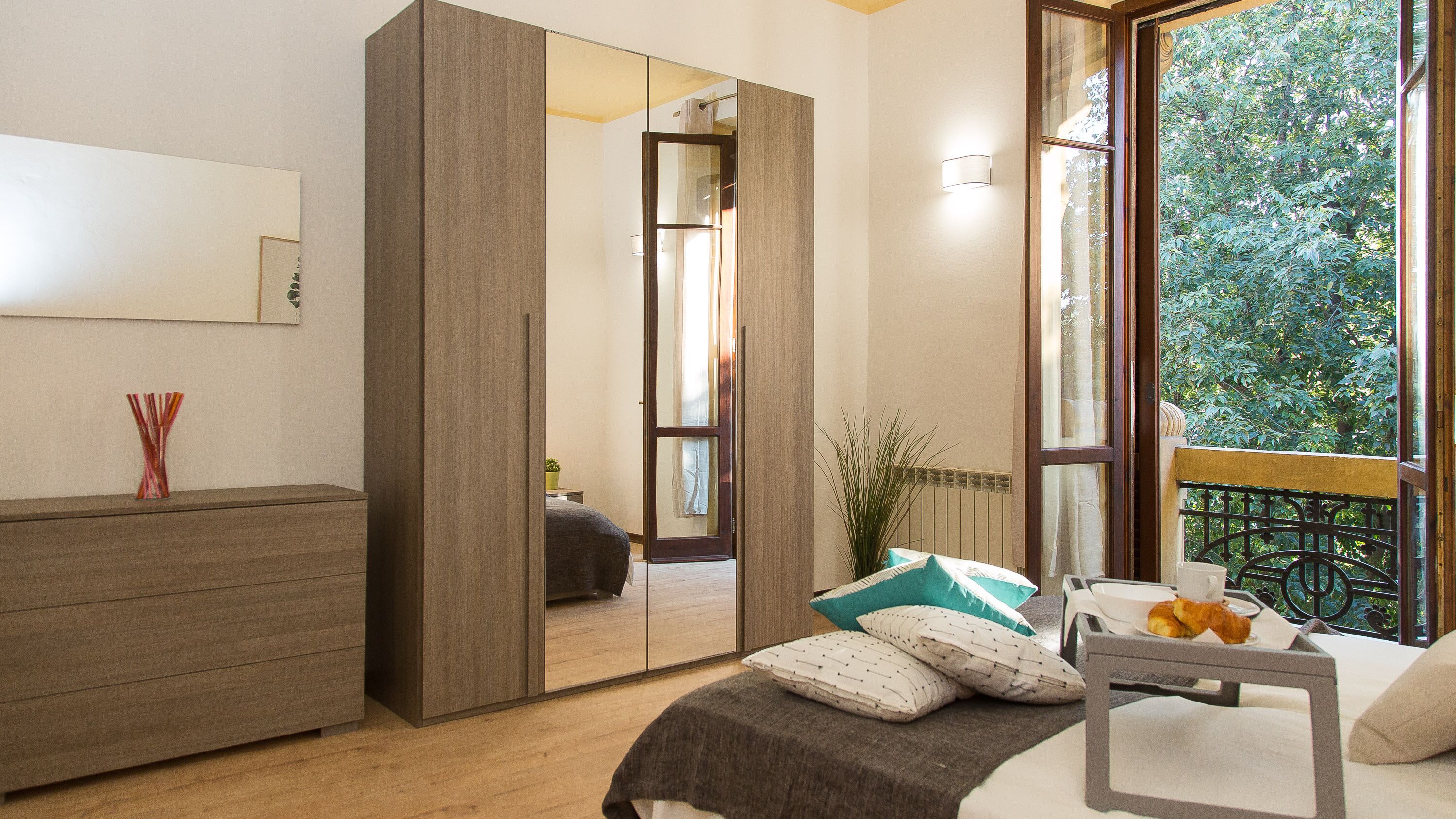 3 bedrooms, iron/ironing board, free cots/infant beds, free WiFi