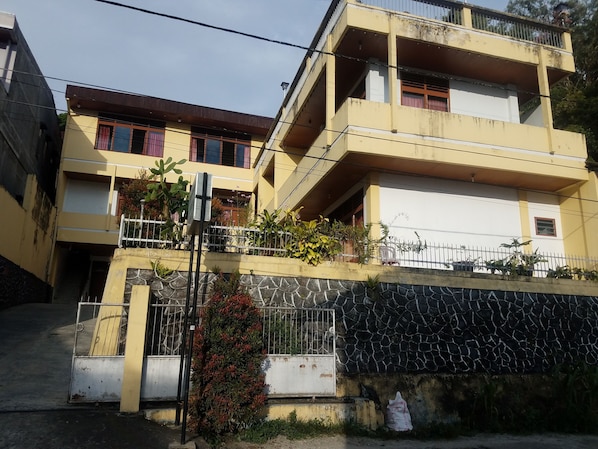 Front of property - Hotel Soloh Jaya (Parapat)