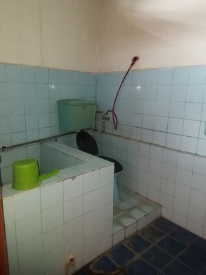 Bathroom - Hotel Soloh Jaya (Parapat)
