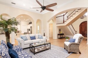 Smart TV, ping pong - Boaters Paradise Waterfront Home (Naples)