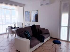 Télévision à écran plat