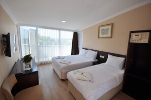 Egyptian cotton sheets, premium bedding, minibar, desk - BAYKAL OTEL (Istanbul)
