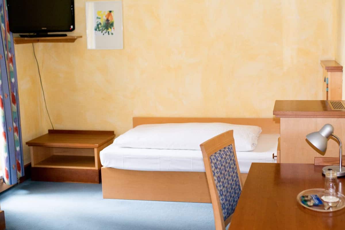 Eenpersoonskamer | 2 slaapkamers, een minibar, individueel gedecoreerd