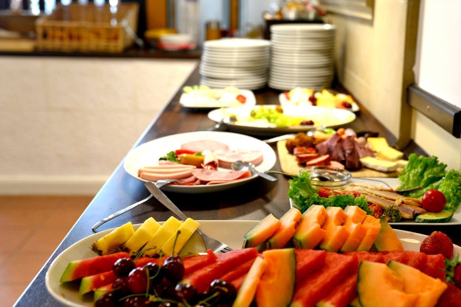 Desayuno buffet diario (EUR 4.80 por persona)